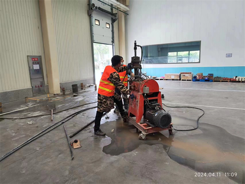 桥头镇厂房地面下沉塌陷注浆加固施工